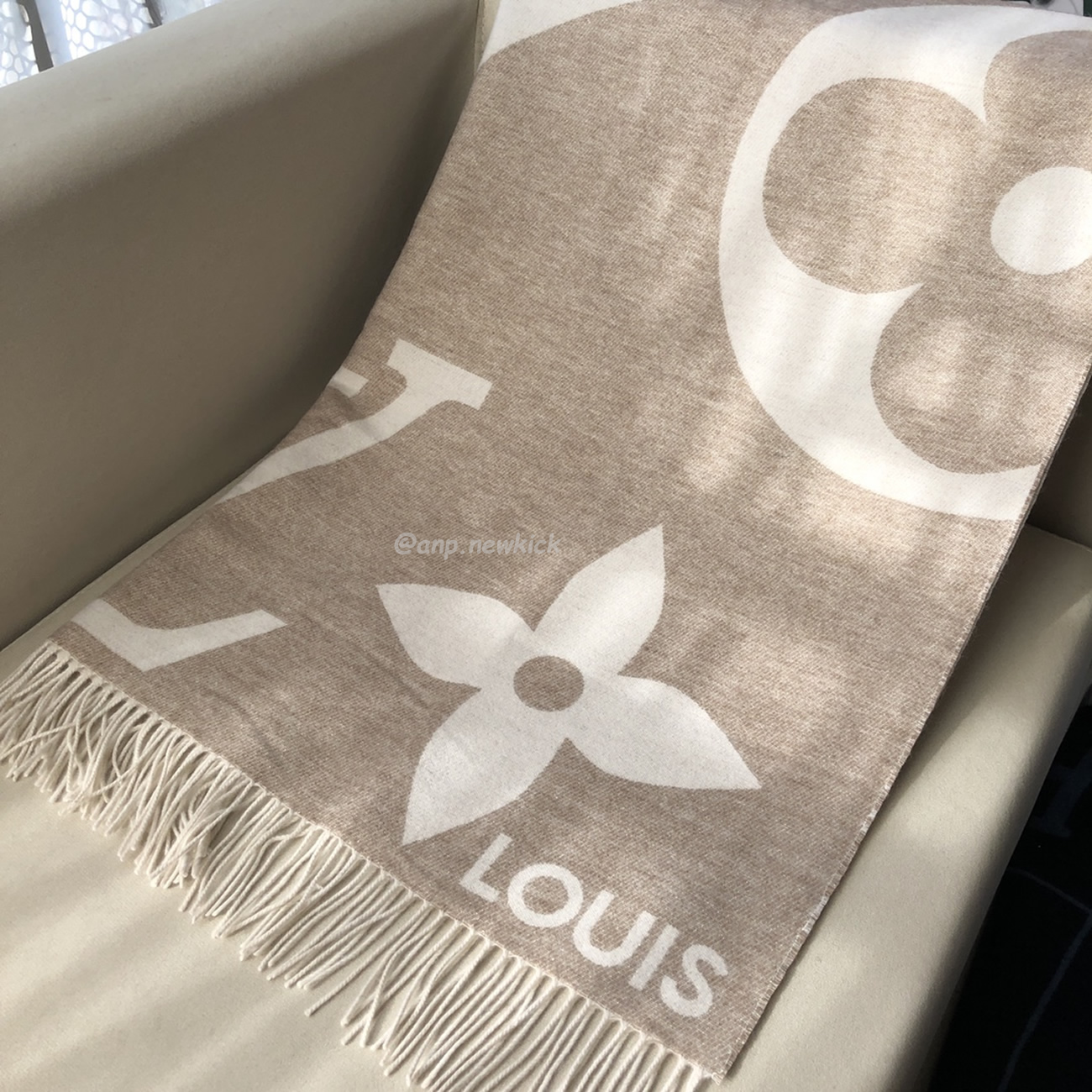 Louis Vuitton Lv Reykjavik Scarf 75x185cm (12) - newkick.cc